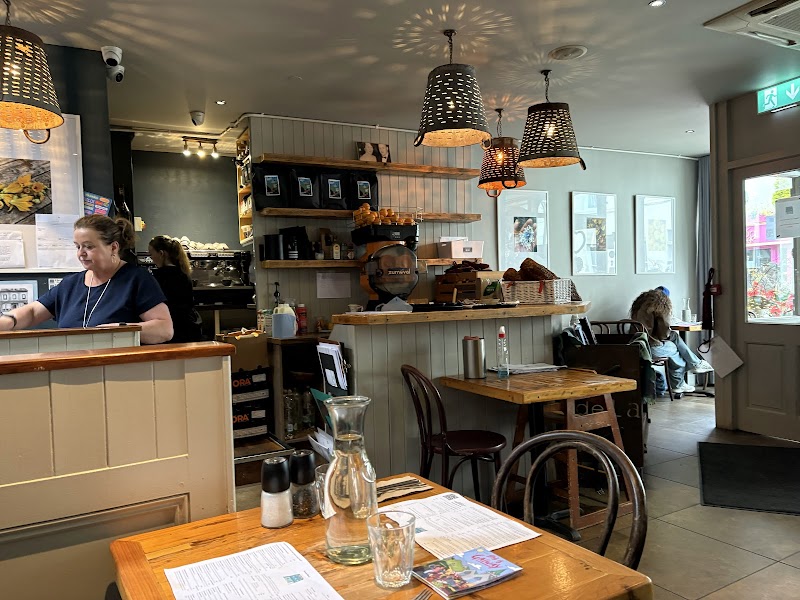 Dela Restaurant