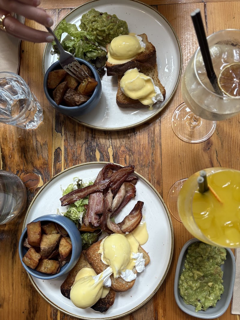 Dela Restaurant