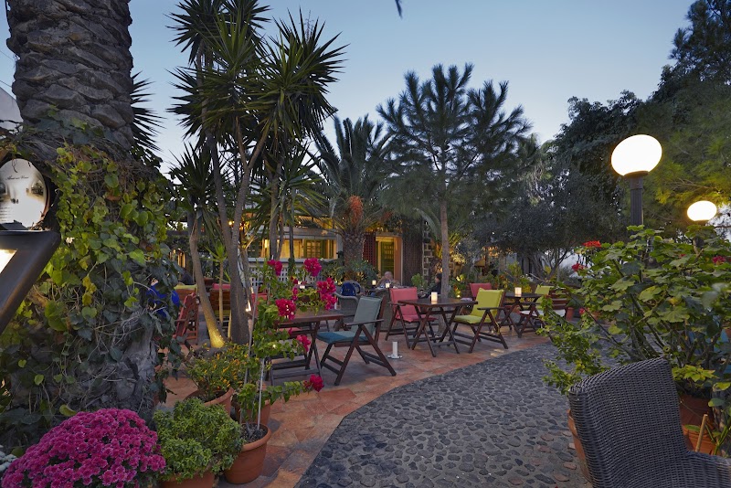 Pelican Kipos cafe and wine restaurant