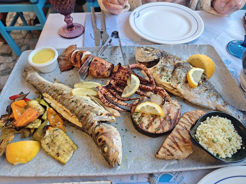 Captain's Corner Taverna