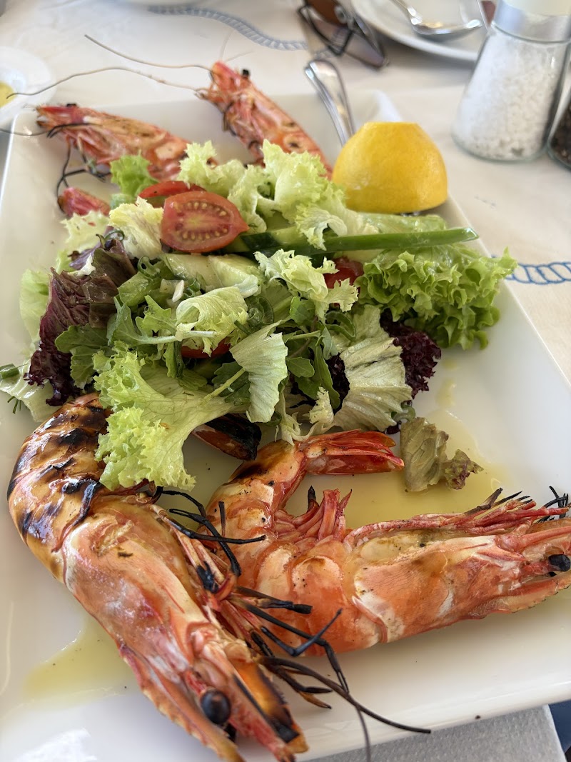 Fratzeskos Perissa Santorini