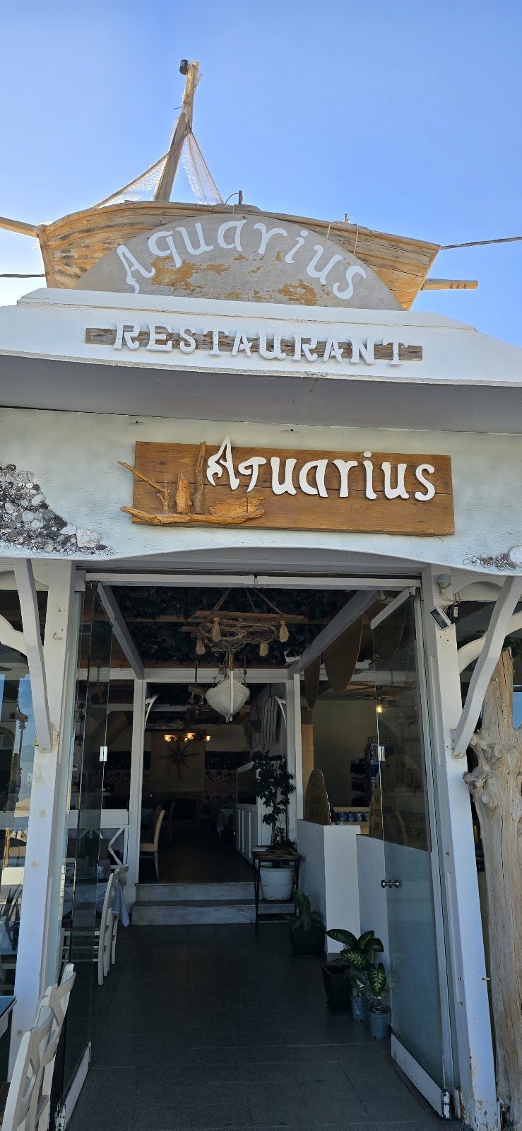 Fratzeskos Perissa Santorini