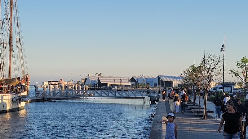 San Pedro Fish Market and Restaurant