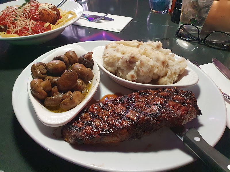 Peppermill Restaurant and Fireside Lounge
