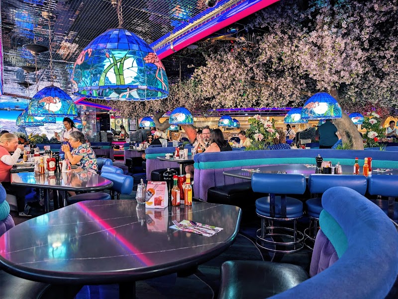 Peppermill Restaurant and Fireside Lounge