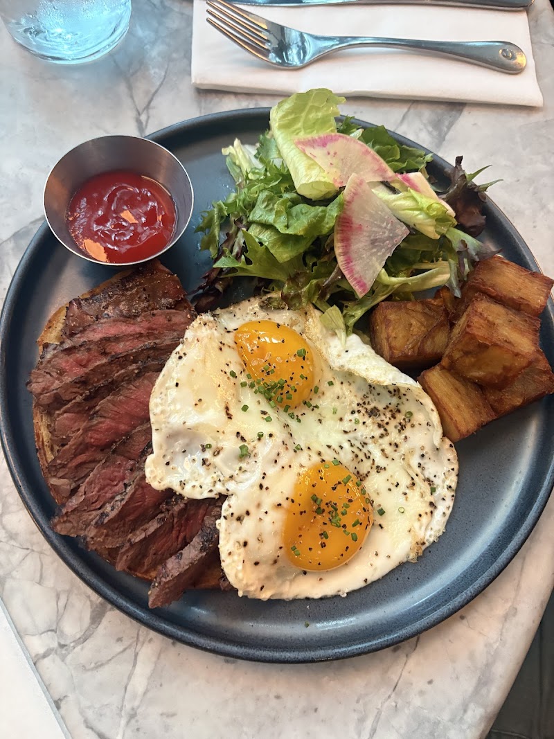 Earls Kitchen + Bar