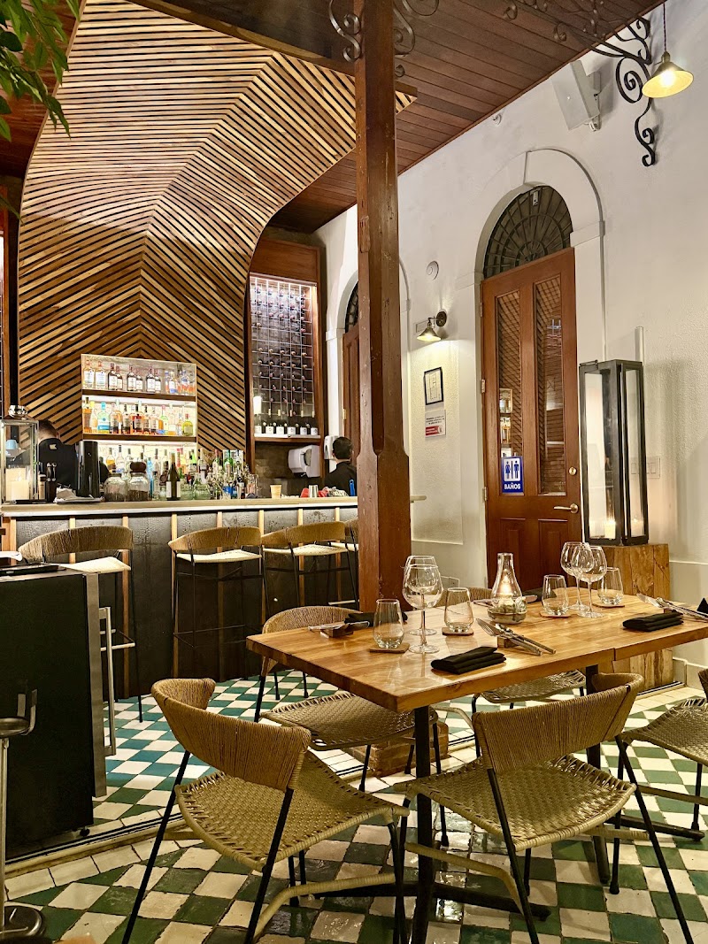 Kaandela Restaurant