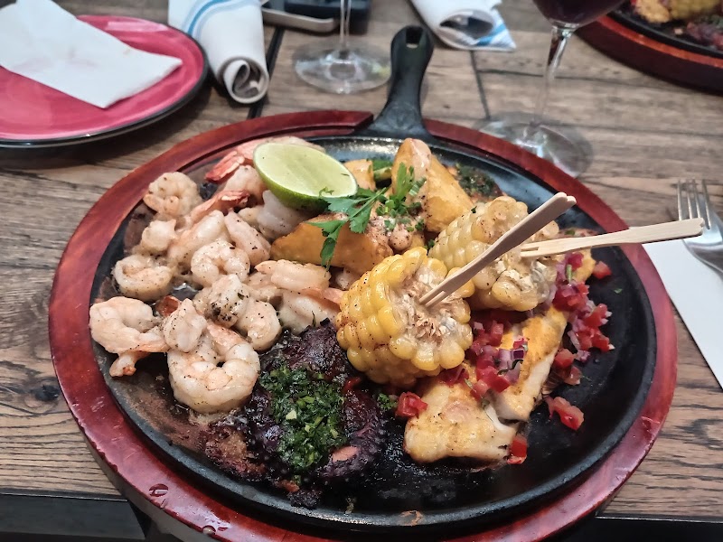 Central Cevichería av. 19