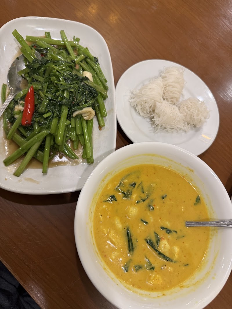 One Chun Cafe & Restaurant