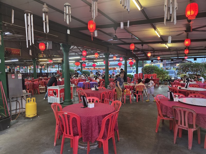 红绿灯海鲜餐馆 • Traffic Light KS Seafood Restaurant