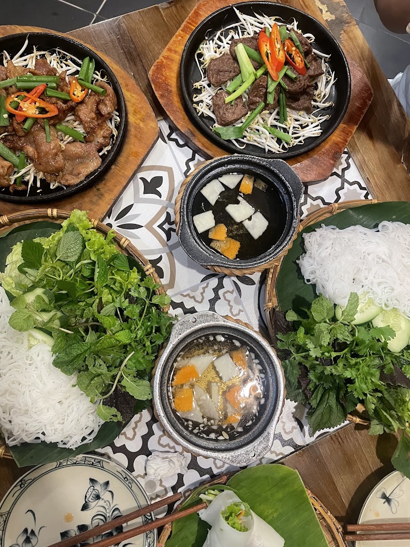 MẸT Vietnamese restaurant & Vegetarian Food 3