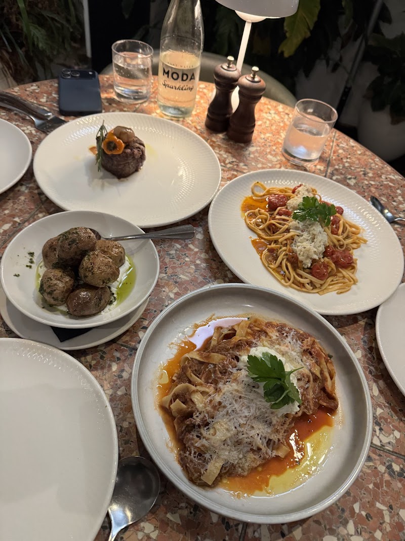 Massimo Restaurant & Bar