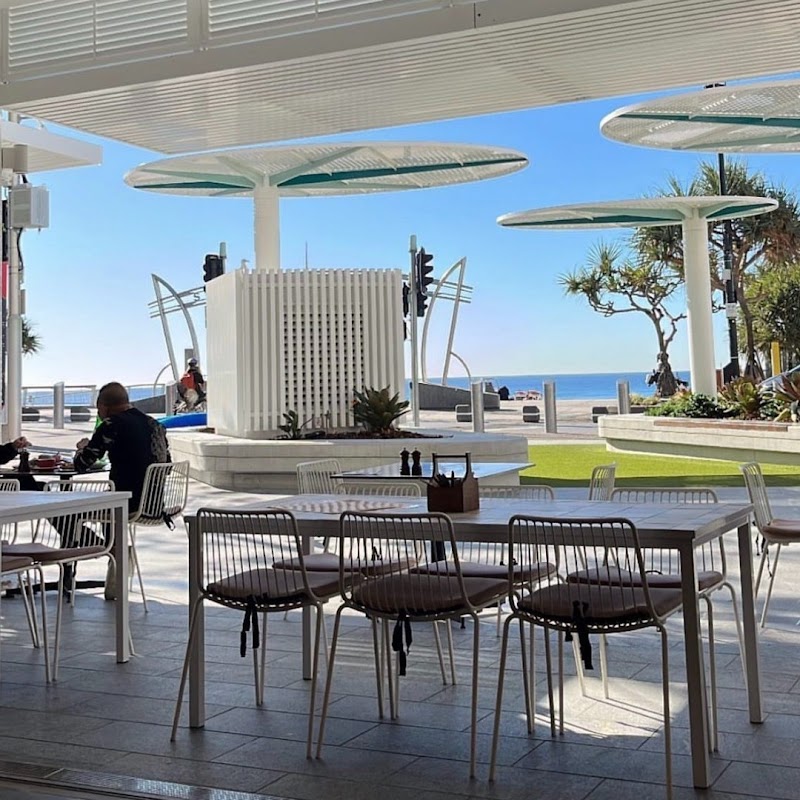 La Playa Beach and Eats