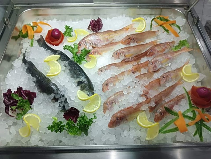 Akrotiri fish taverna