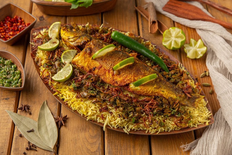 مطعم السمكة الذهبية golden fish restaurant