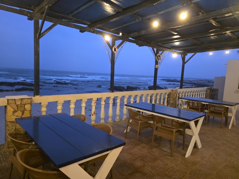 مطعم سمك و أصداف للأكلات البحرية FISH AND SHELLS RESTAURANT