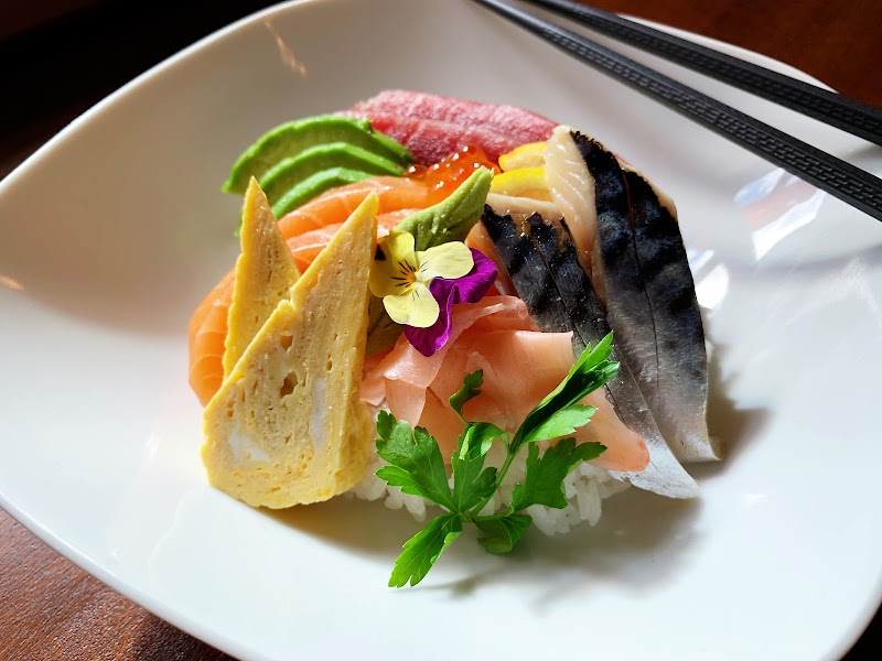 Tomodachi Sushi Bar