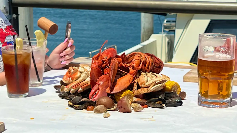 The Crab Pot Restaurant & Bar
