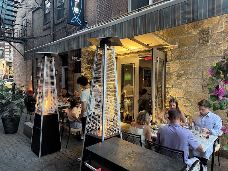 Mare Oyster Bar