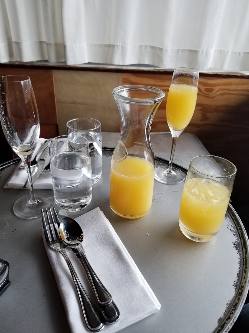 Frank's Oyster House & Champagne Parlor