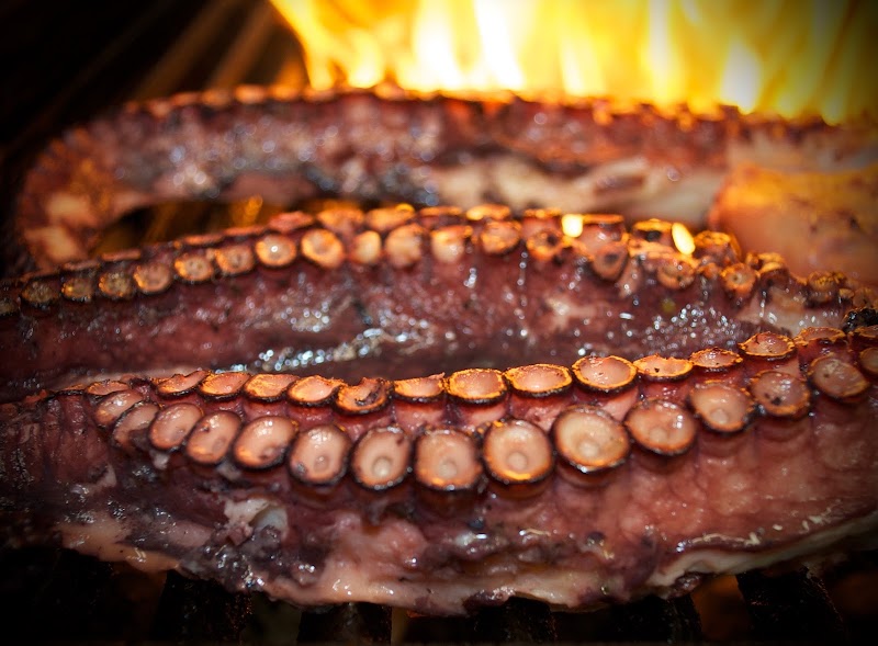 Faros Restaurant - Greek Seafood - Mediterranean