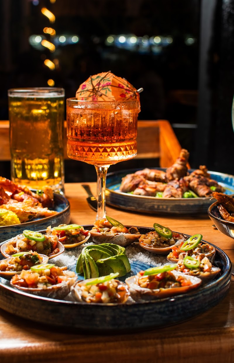 La Cheverita Fish & Chelas | Mariscos | Micheladas | Karaoke | DJ