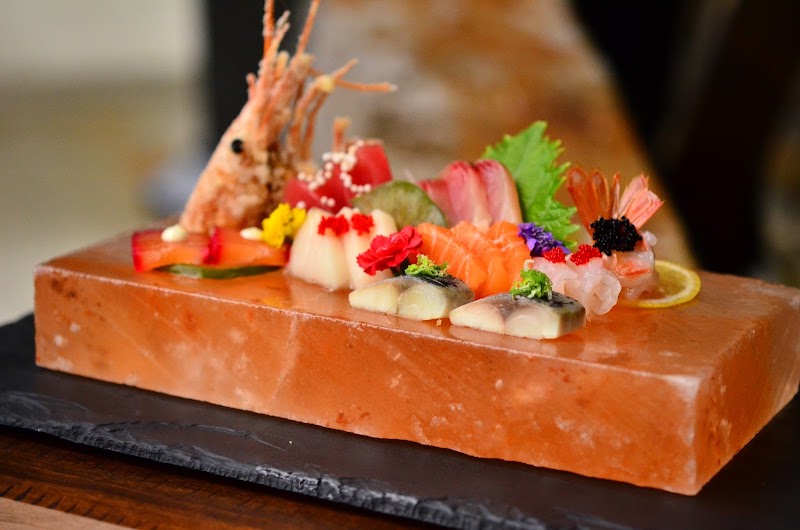 Eight Sushi Lounge