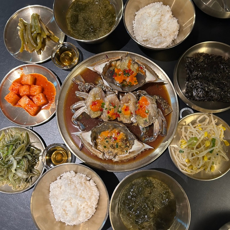 Sinsa Kkotgedang Apgujeong Rodeo Ganjang Gejang (Soy Sauce Marinated Crab)