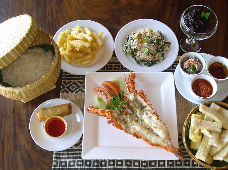 Bawang Merah Beachfront Restaurant, Jimbaran Bay Seafood