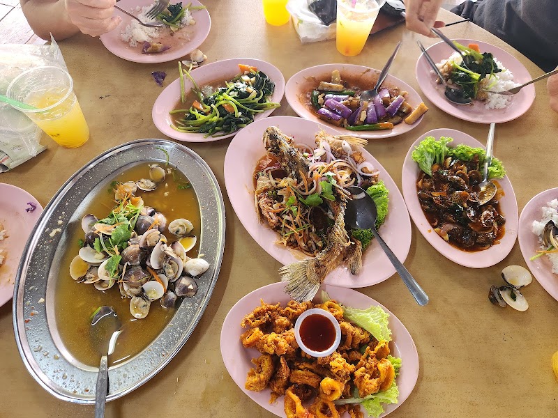 Floating Seafood Paradise Restaurant