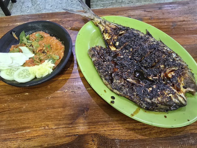 Seafood depan Ubaya Cak Gosim