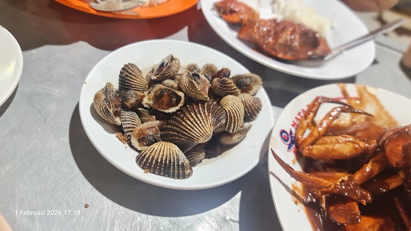 Warung Seafood Devi