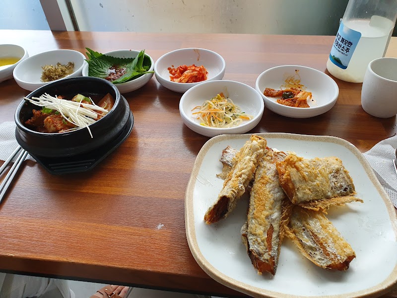 Ttungbo Ajeossi / Fat Uncle / Galchi / Hairtail Fish