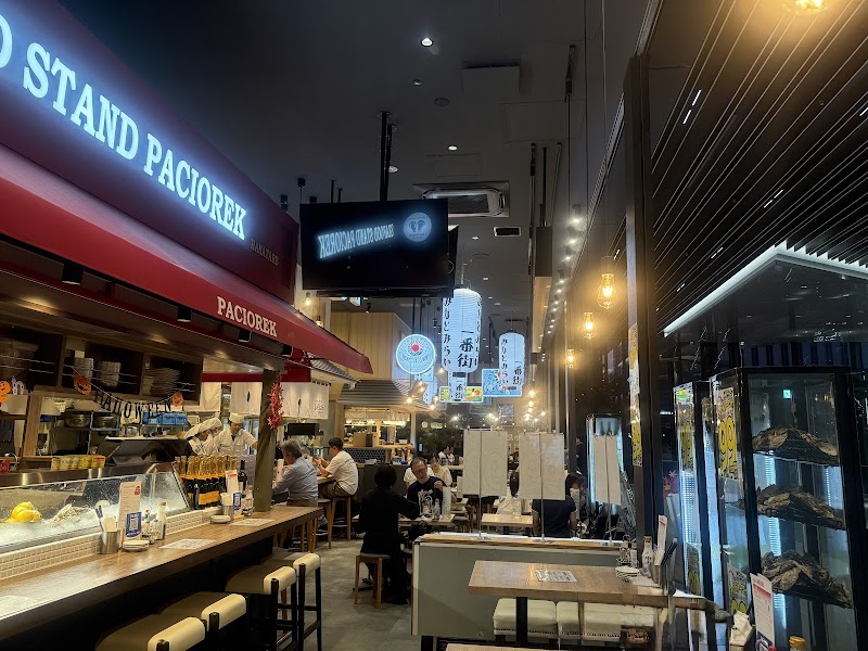 SEAFOOD STAND PACIOREK HANATARE みなとみらい一番街