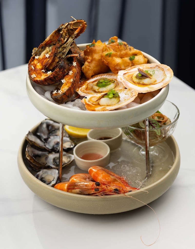 Blowfish Seafood ★ Steak ★ Bar