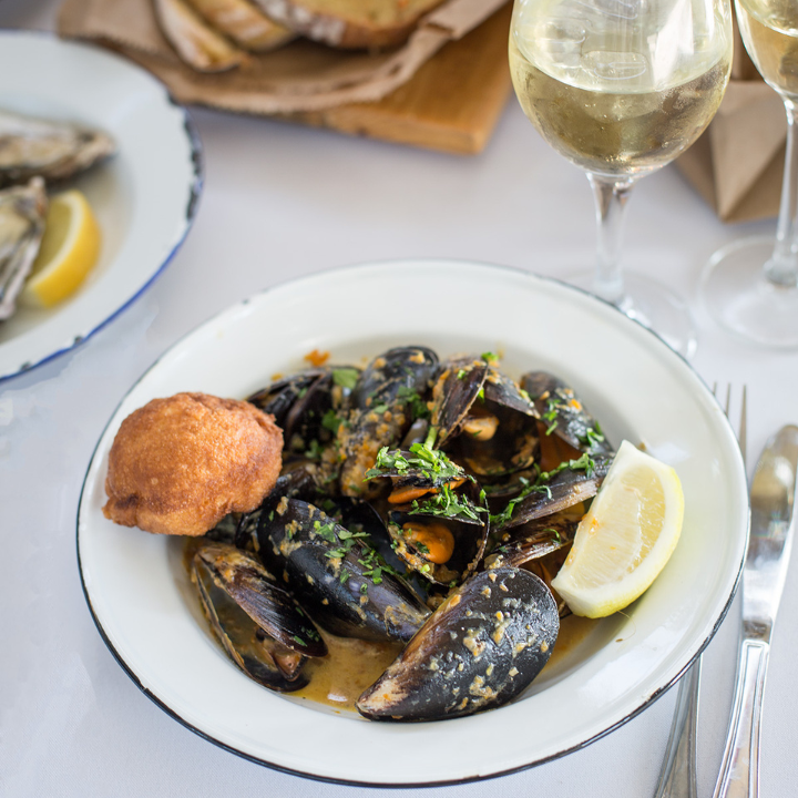 The Mussel Monger & Oyster Bar (Mojo Market)