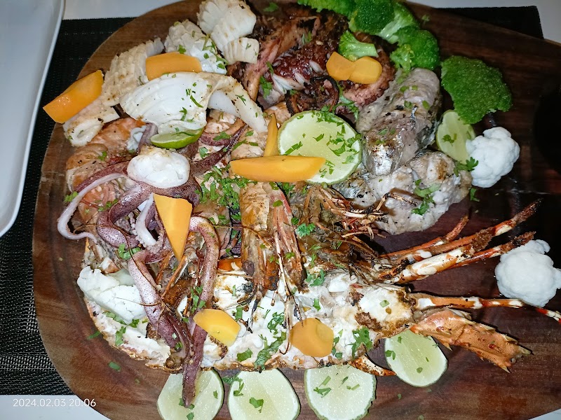 Samaki Samaki Seafood and Jazz