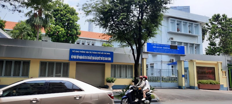 Poke Saigon Ly Tu Trong