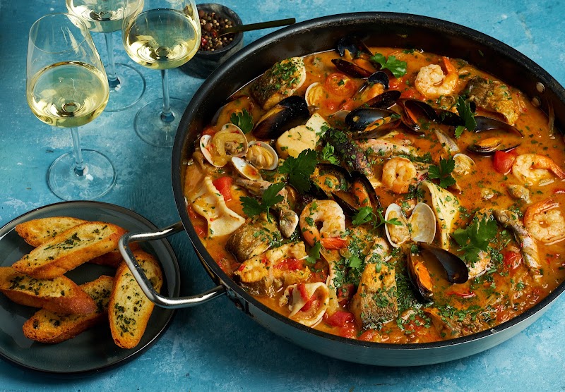 The МОРЕ Fish&Wine Bar