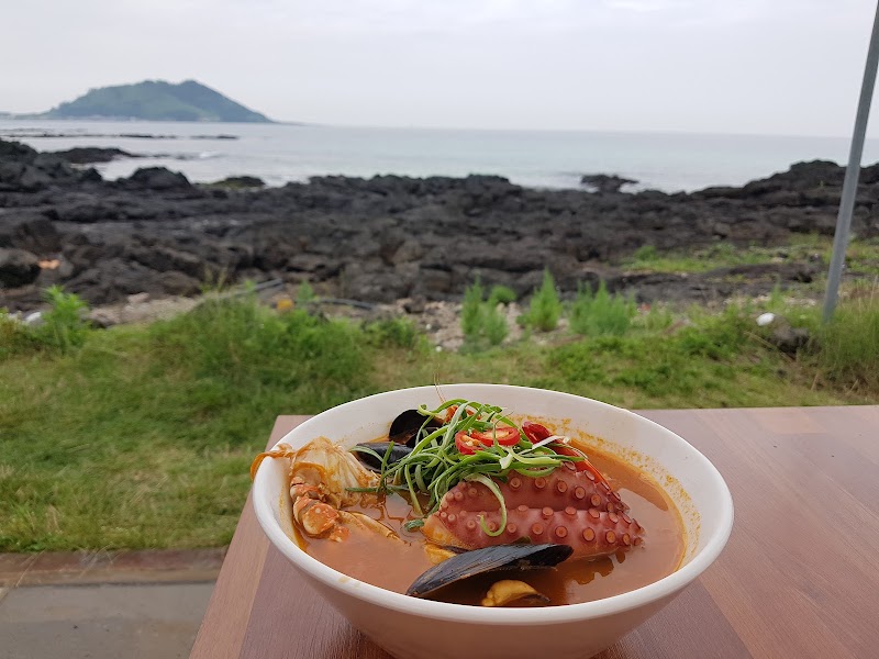 Hyeopjae Seafood Ramen Jjokkollak Sanghoe