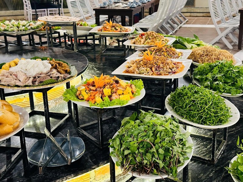 YOLO Seafood restaurant/Buffet Nha Trang