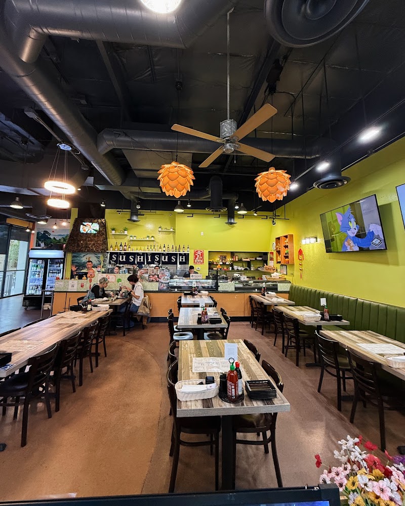 Bamboo Phở and Sushi