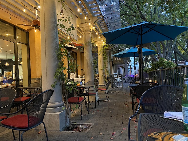 BackDoor | Bistro & Wine Bar