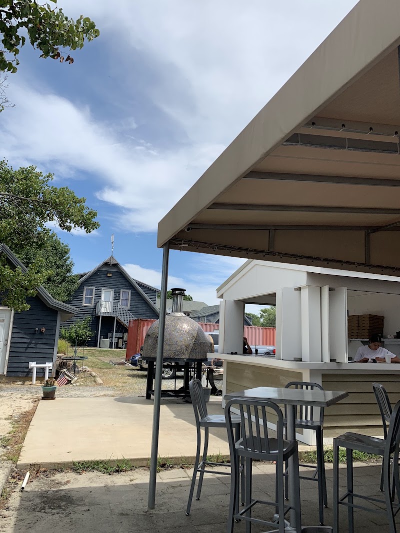 Big Mack's Kitchen & Dock Bar