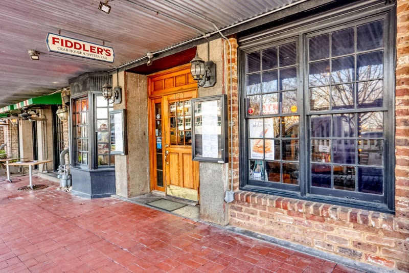 Fiddler's Crab House & Oyster Bar