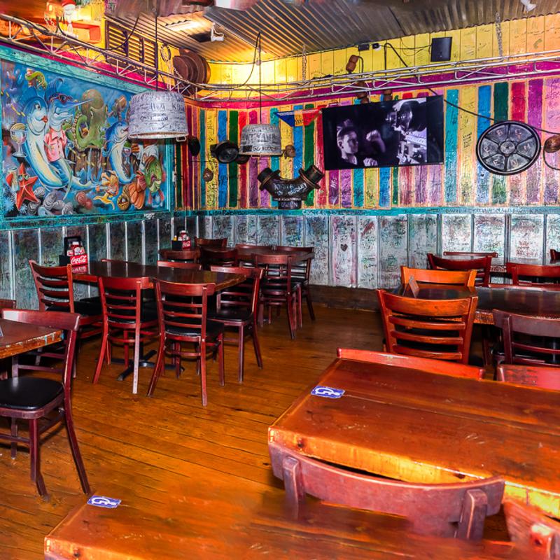 Fudpucker's Beachside Bar & Grill