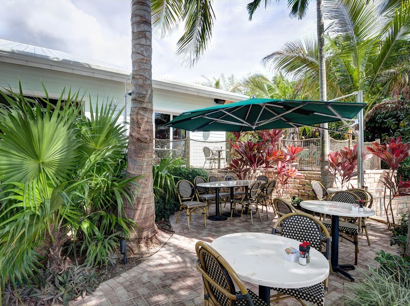 Frigate's Waterfront Bar & Grill