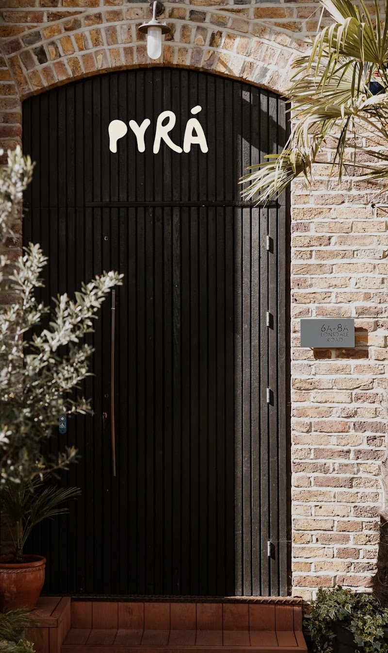 PYRÁ