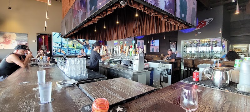 HQ Gastropub - Huntington Beach