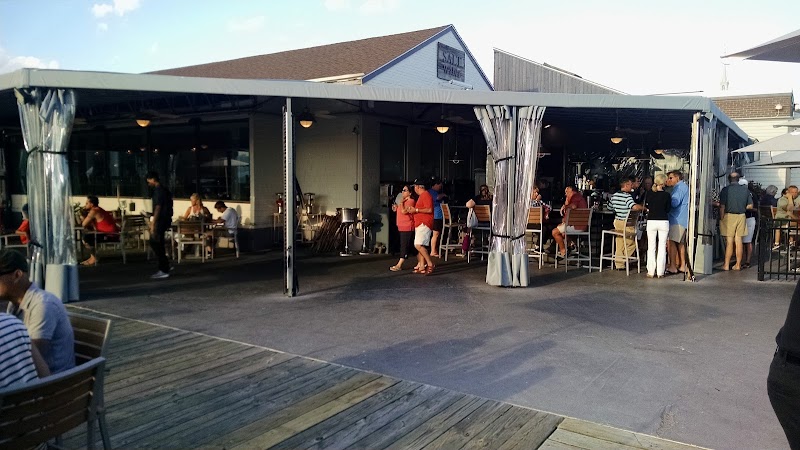 SALTwater Harborside Dining